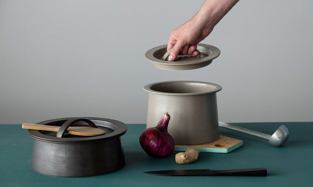 Cooking Pot 240 / Gray Sprinkle