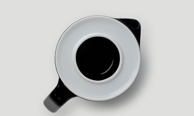 Tea Pot / White/Dark Blue