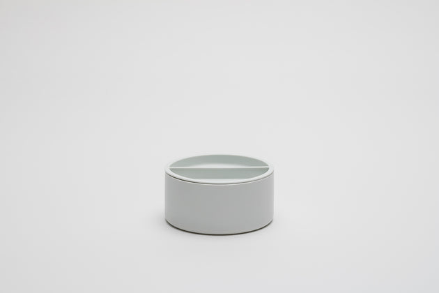 Container L / White