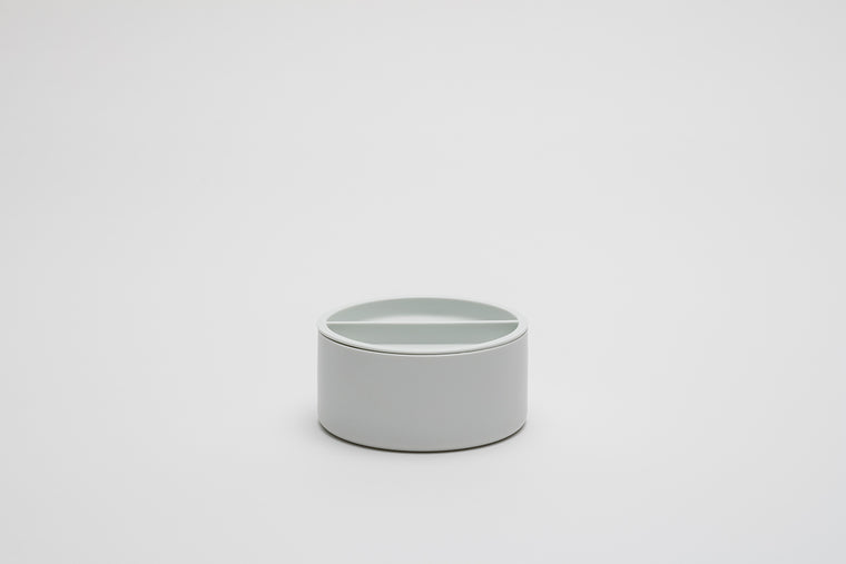 Container L / White