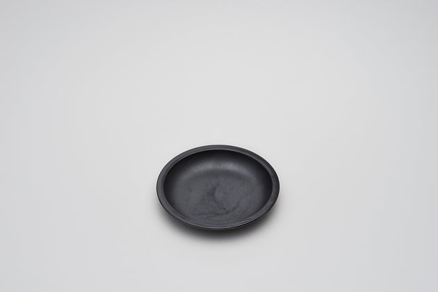Plate 140 / Black