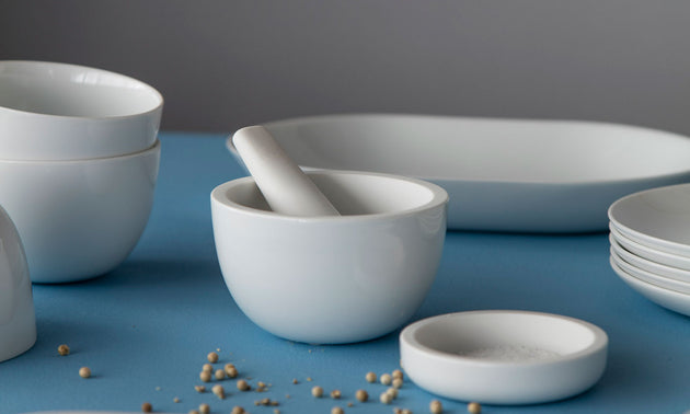 Pestle / White