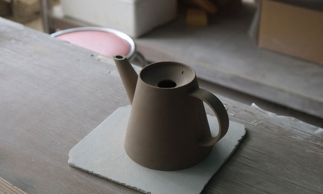 Kettle / White Sprinkle