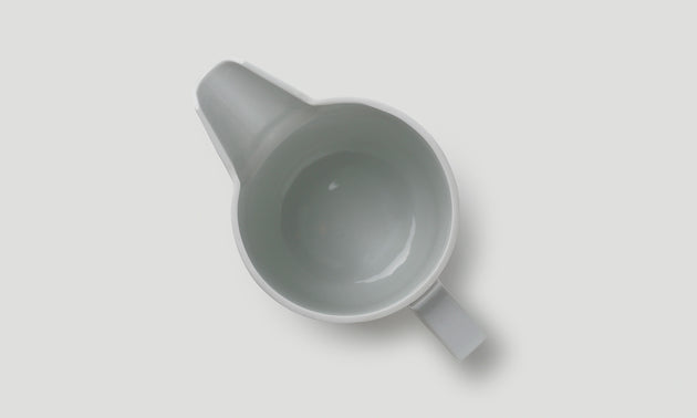 Pitcher / White