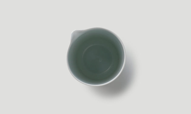 Pitcher / White