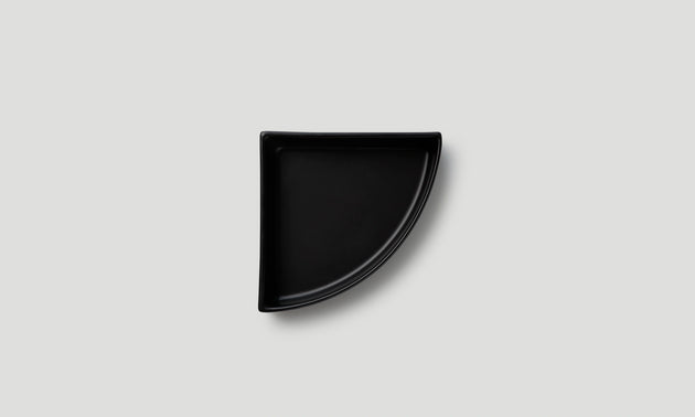 Quarter Deep Plate 100 / Black